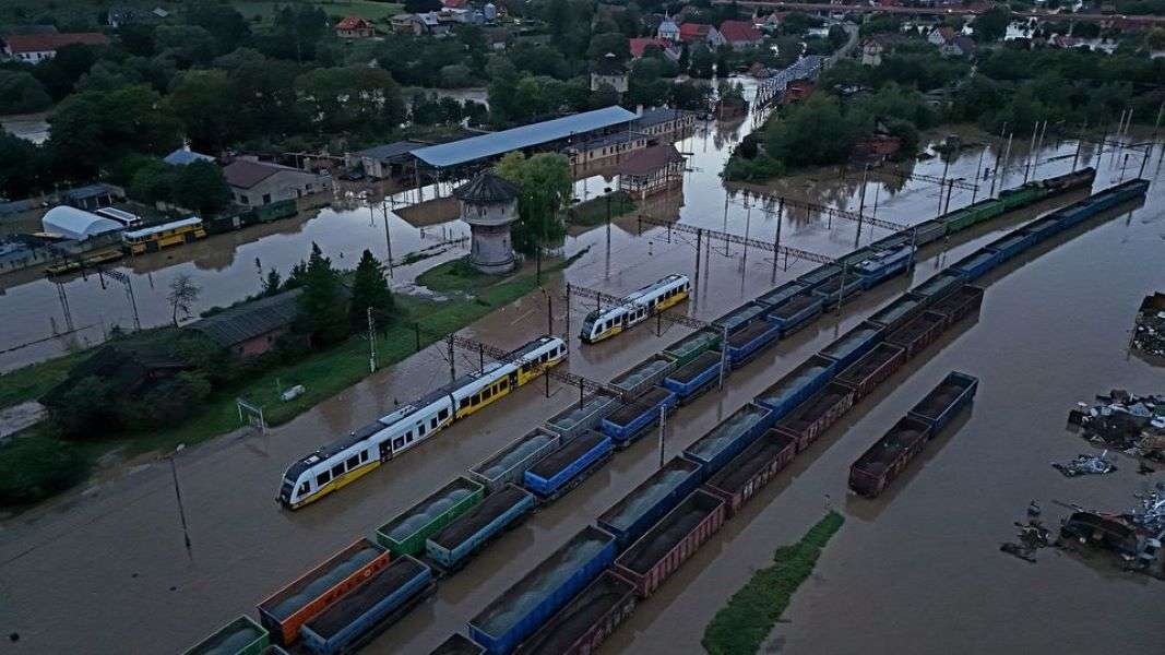 Het treinstation van Kłodzko Główny tijdens de overstroming online puzzel