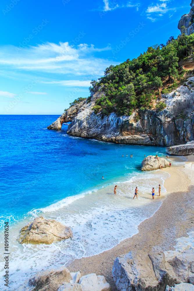 Spiaggia sull'isola di Sardegna, Italia puzzle online