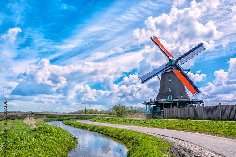 Windmill in the Netherlands online puzzle