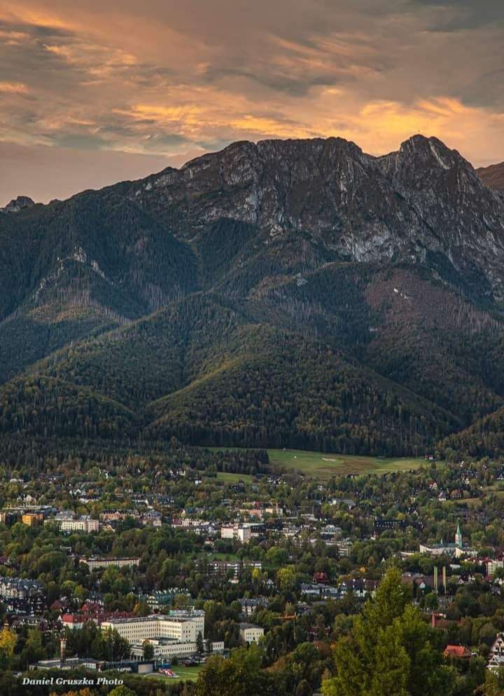 Pico Giewont en las montañas Tatra, Polonia rompecabezas en línea