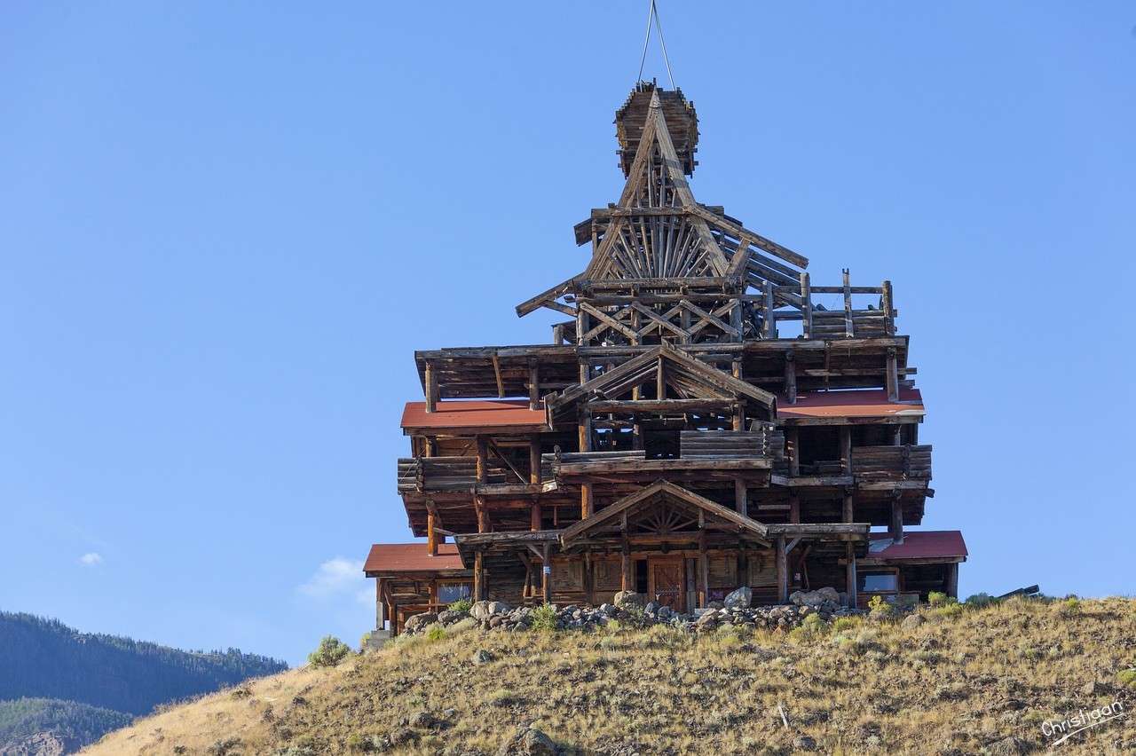 House, Top On The Mountain. jigsaw puzzle online