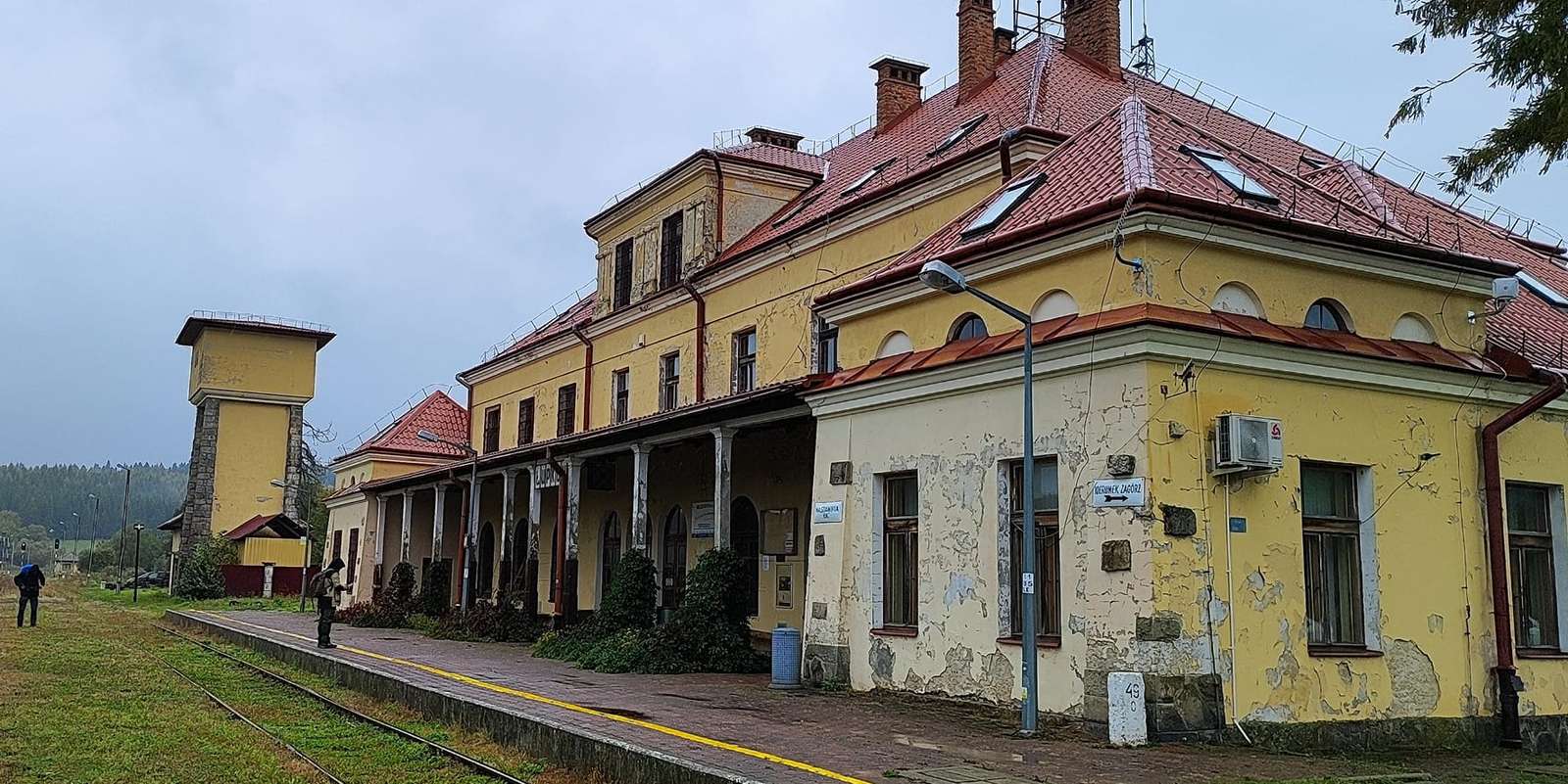 Estación de tren cerrada en Łupków rompecabezas en línea