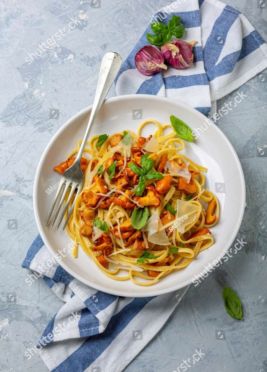 Pasta con Champiñones rompecabezas en línea