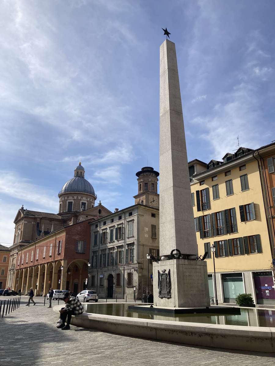 Plaza Gioberti Reggio Emilia rompecabezas en línea