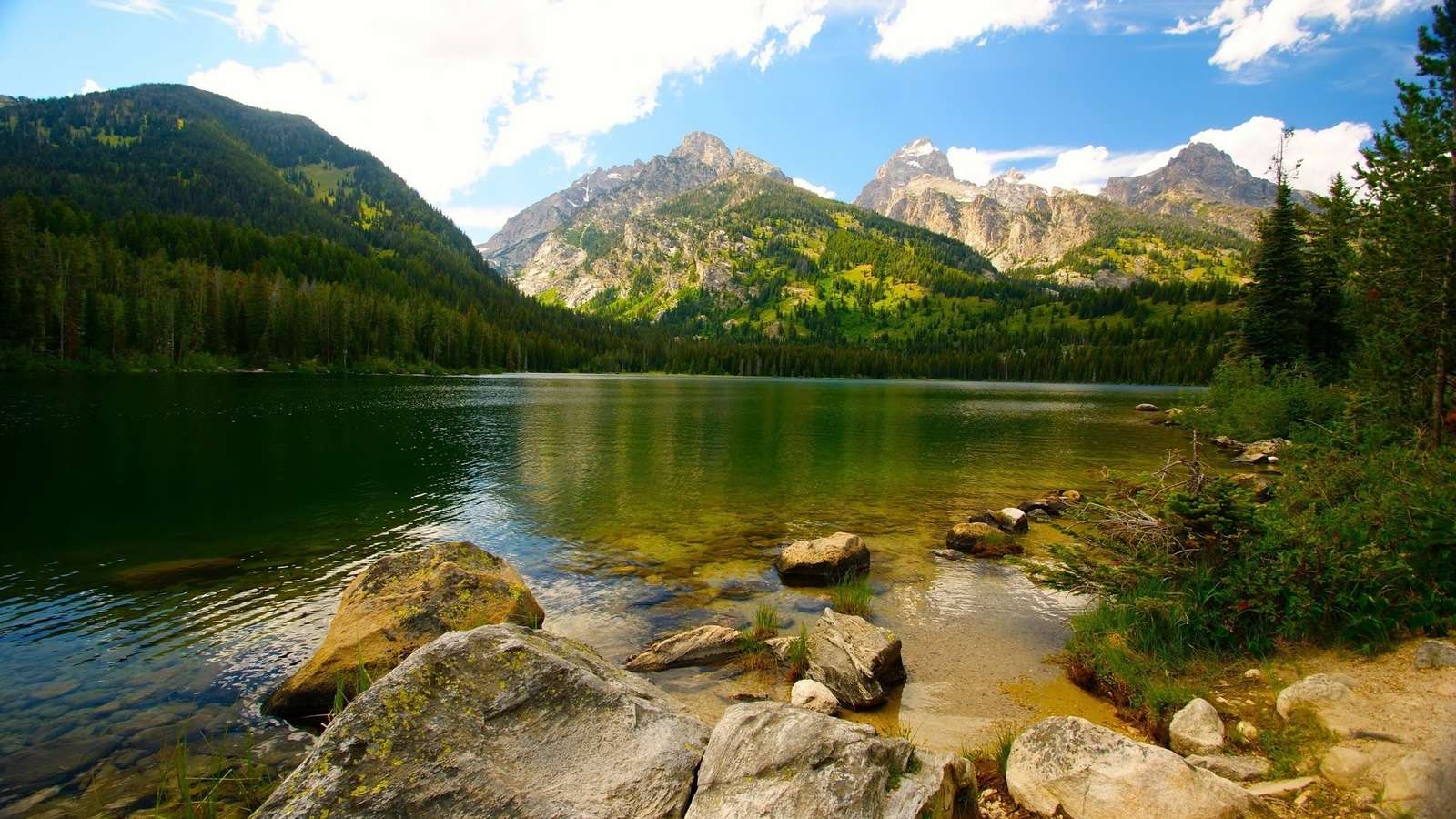 Paisaje lago, montañas. rompecabezas en línea