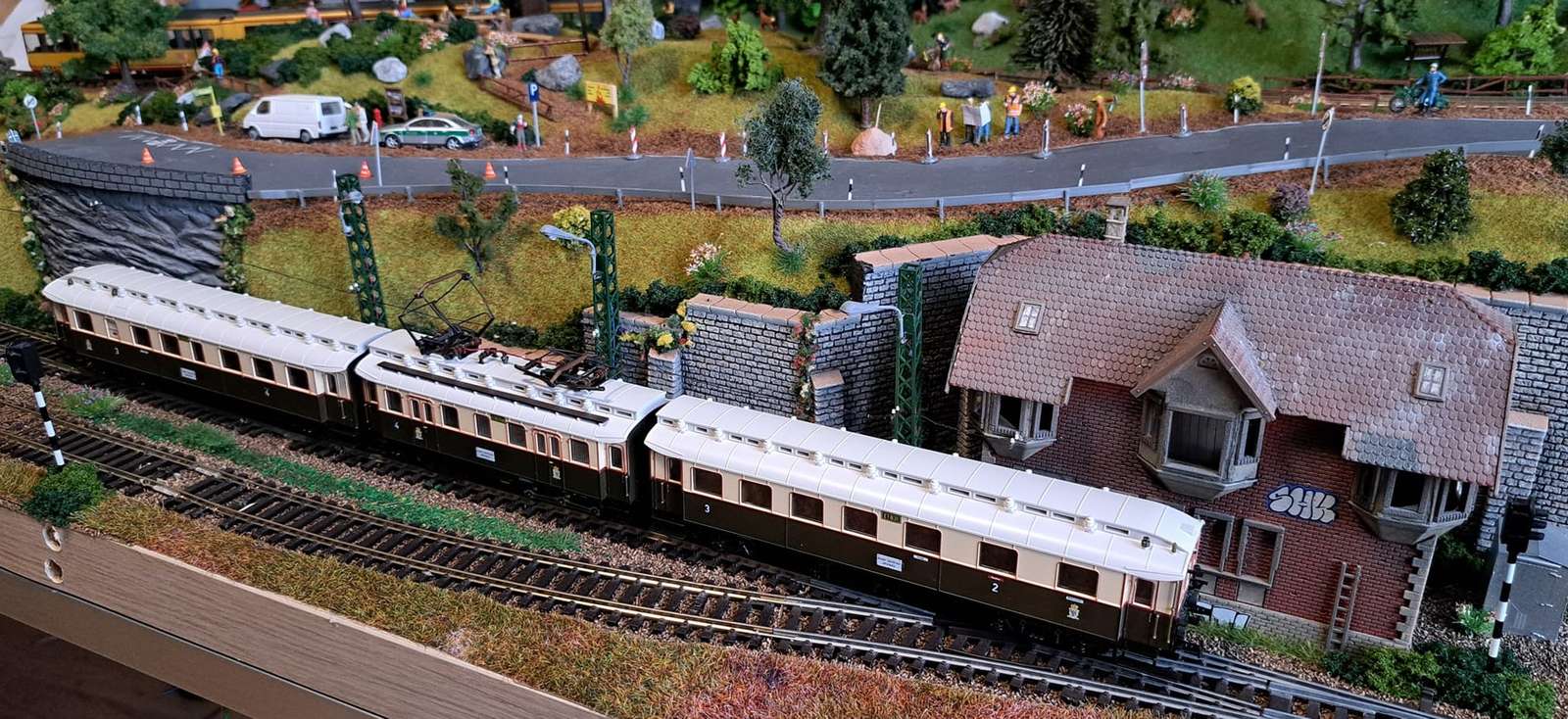 Lindo modelo ferroviário quebra-cabeças online