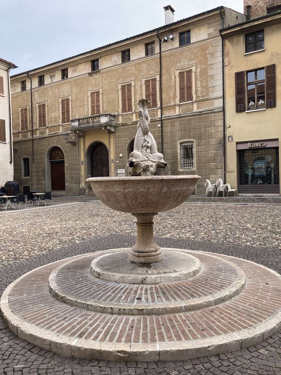 Piazza Broletto online puzzle