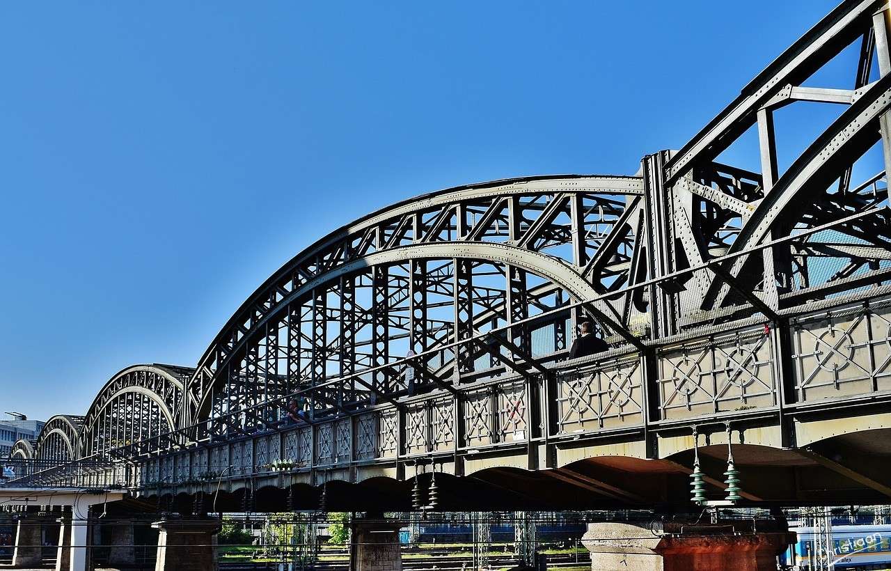 Hacker bridge, München, Bridge. pussel på nätet