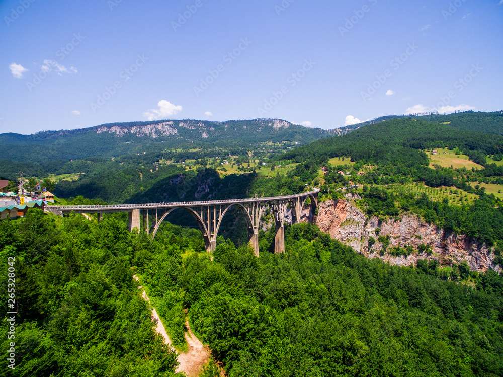 山の中の橋 ジグソーパズルオンライン