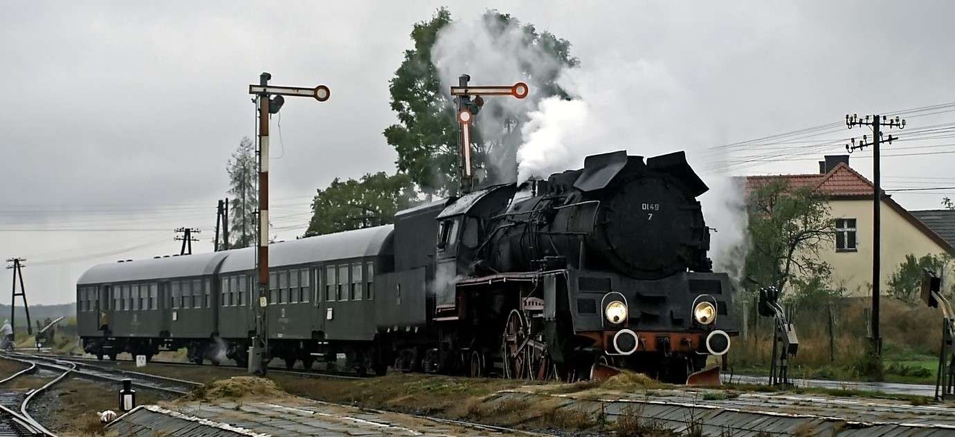 Tren retro a Poznań en 2009 rompecabezas en línea