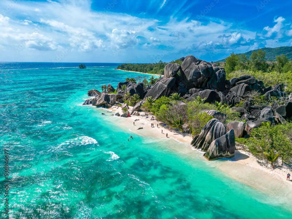 Plage des Seychelles puzzle en ligne