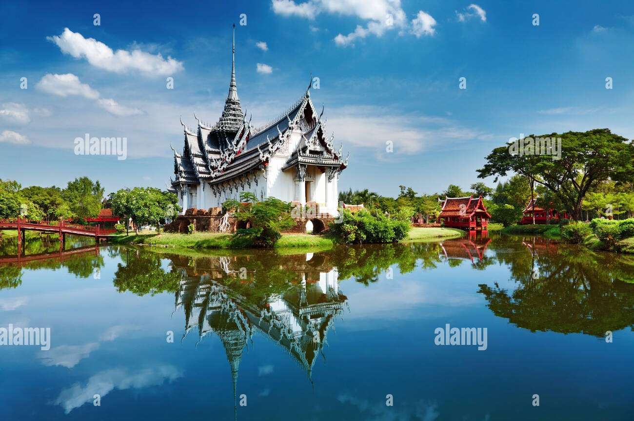 Palatul Sanphet Prasat, Bangkok, Thailanda jigsaw puzzle online