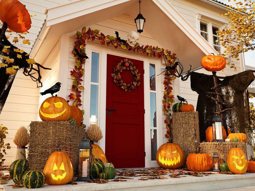 Decoration in front of the house jigsaw puzzle online