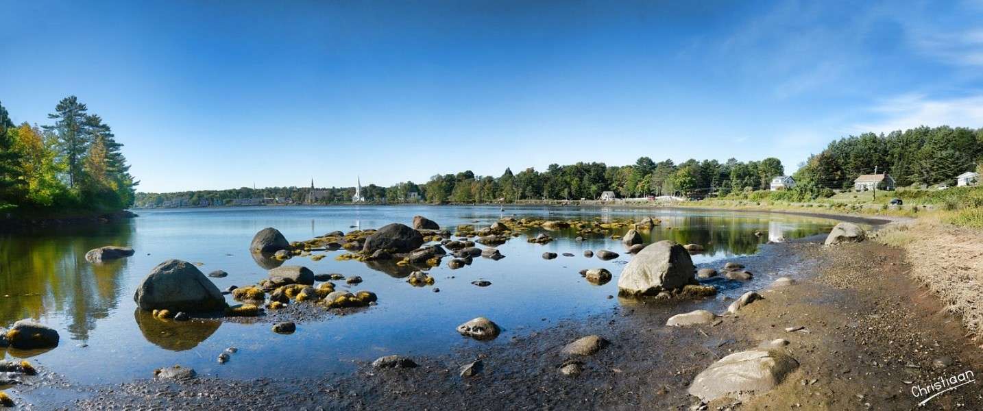 Mahone bay, Nova Scotia, Kanada. online puzzle