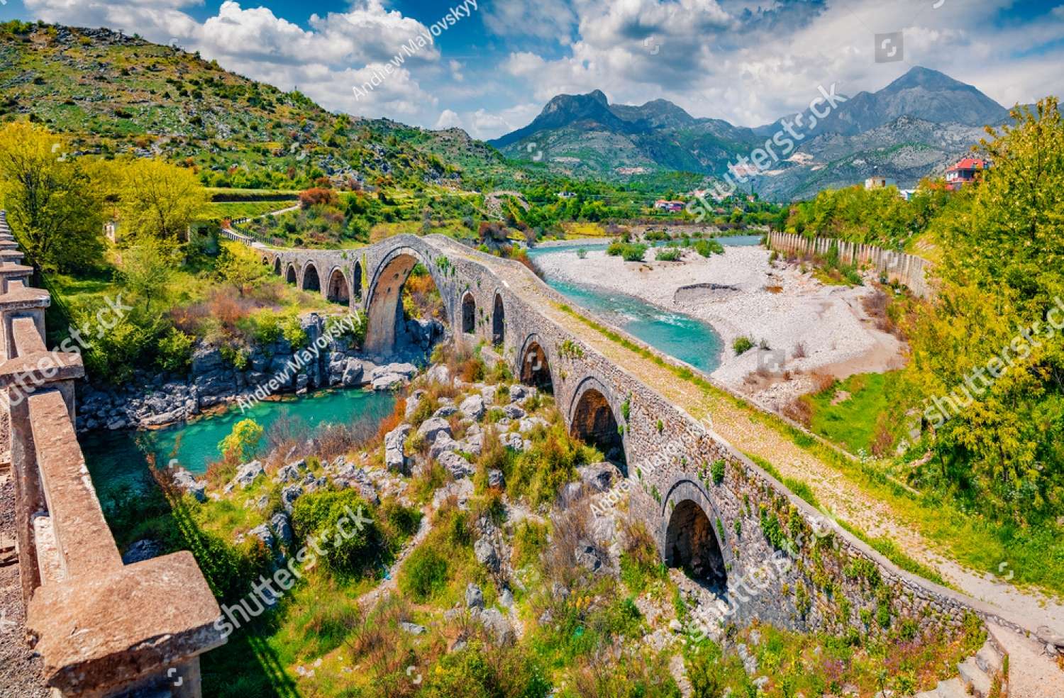 Pod din Albania jigsaw puzzle online