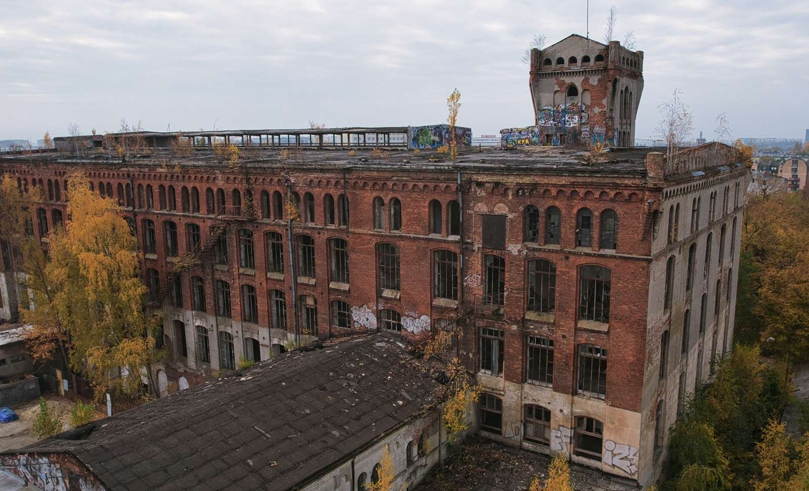 Fábrica têxtil fechada em Łódź quebra-cabeças online