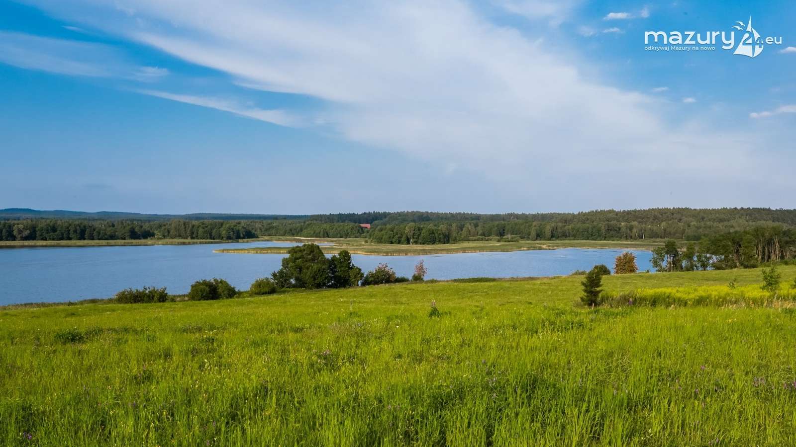 A charming lake in Masuria jigsaw puzzle online