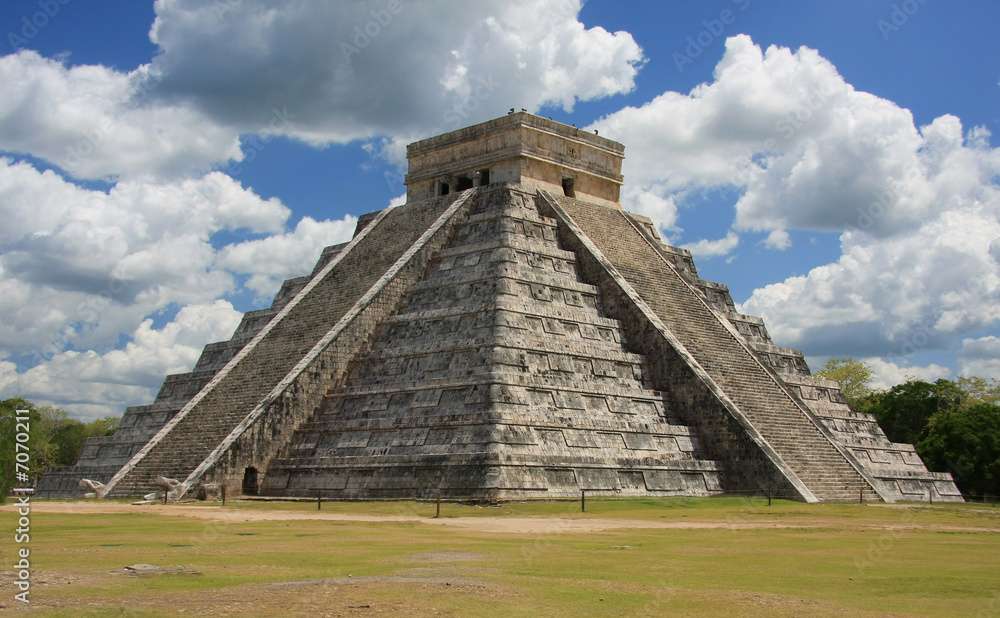 Pyramid of El Castillo Mexico online puzzle