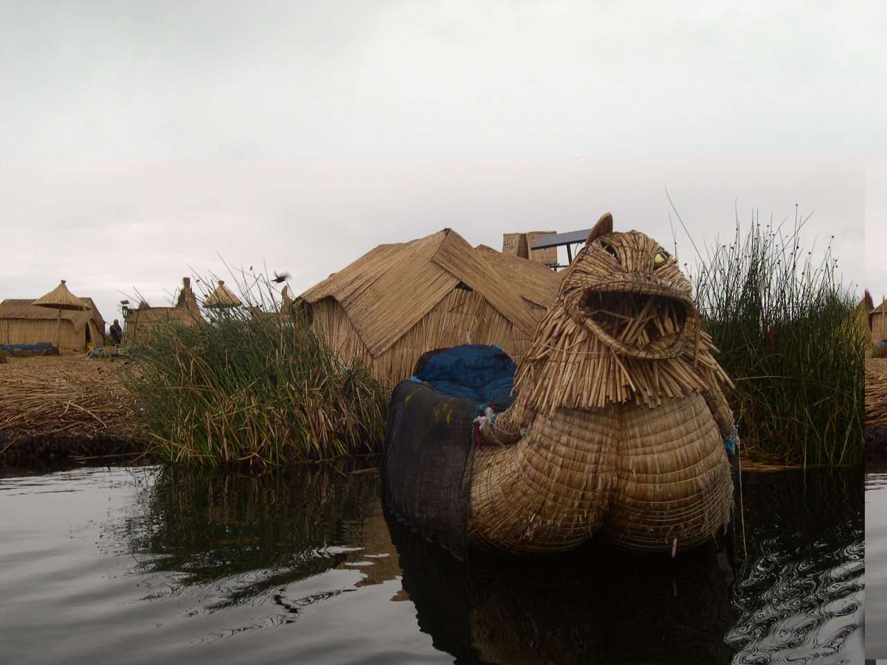 Uros by pussel på nätet