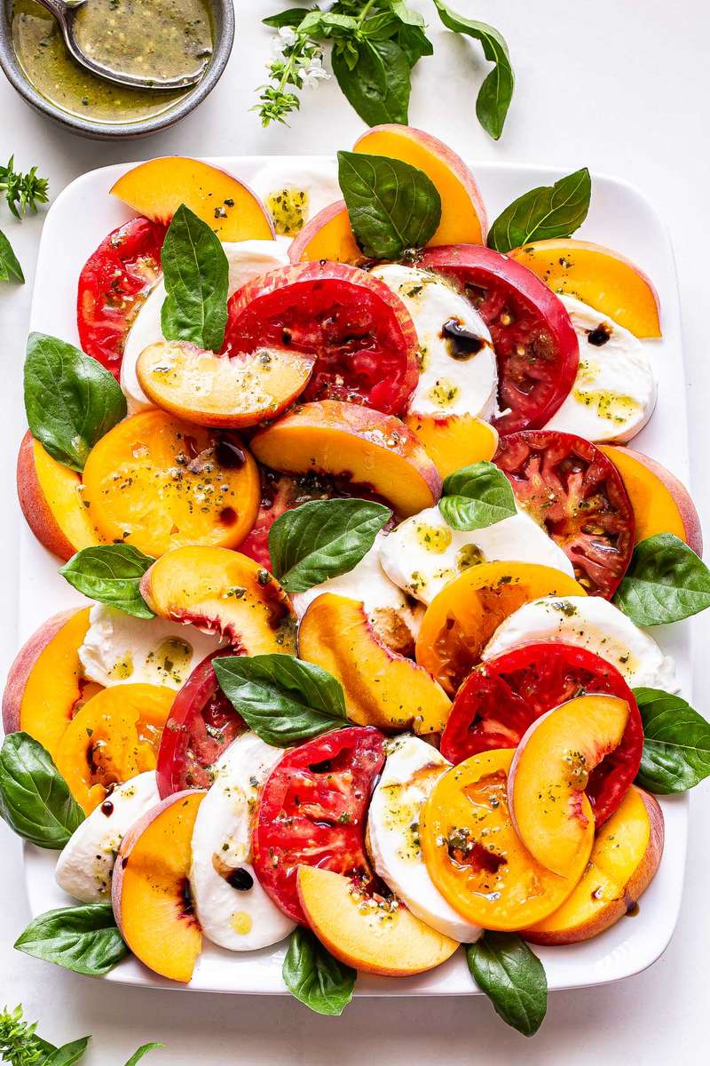 Insalata Caprese Di Pesche E Pomodori puzzle online