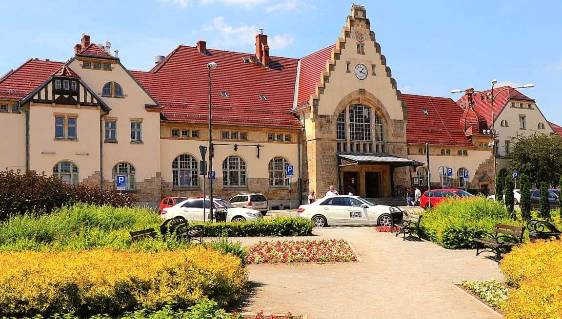 Estação ferroviária em Świdnica quebra-cabeças online