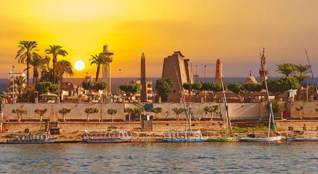 Orașul egiptean Luxor din Africa puzzle online