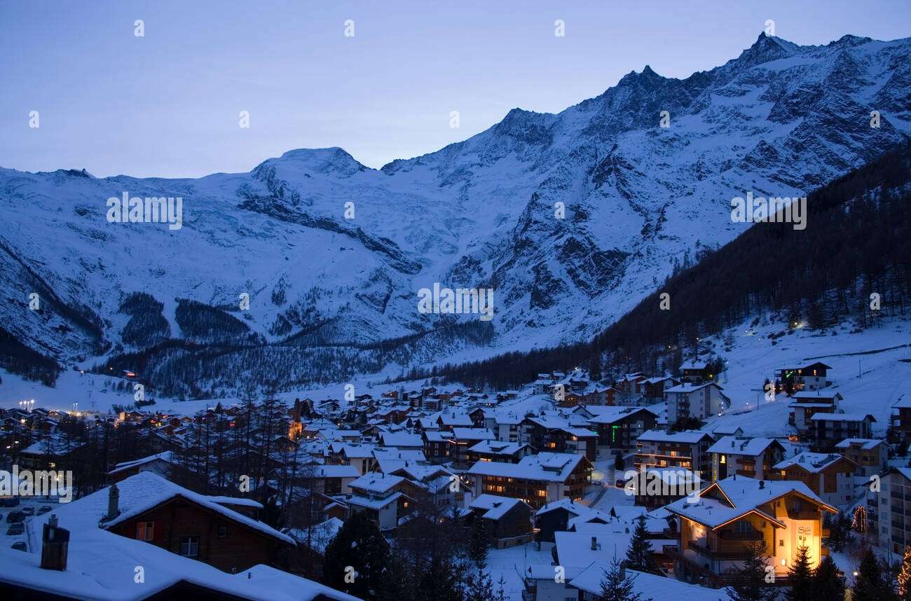 Saas-Fee Suíça à noite quebra-cabeças online