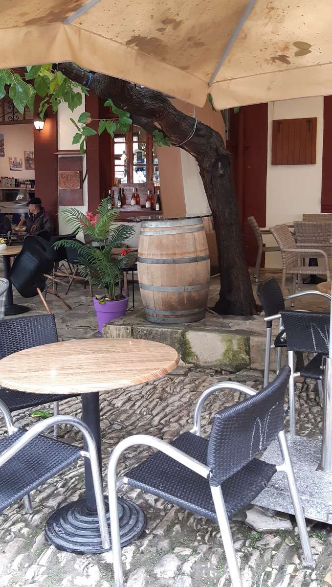 Café en la calle Chipre rompecabezas en línea