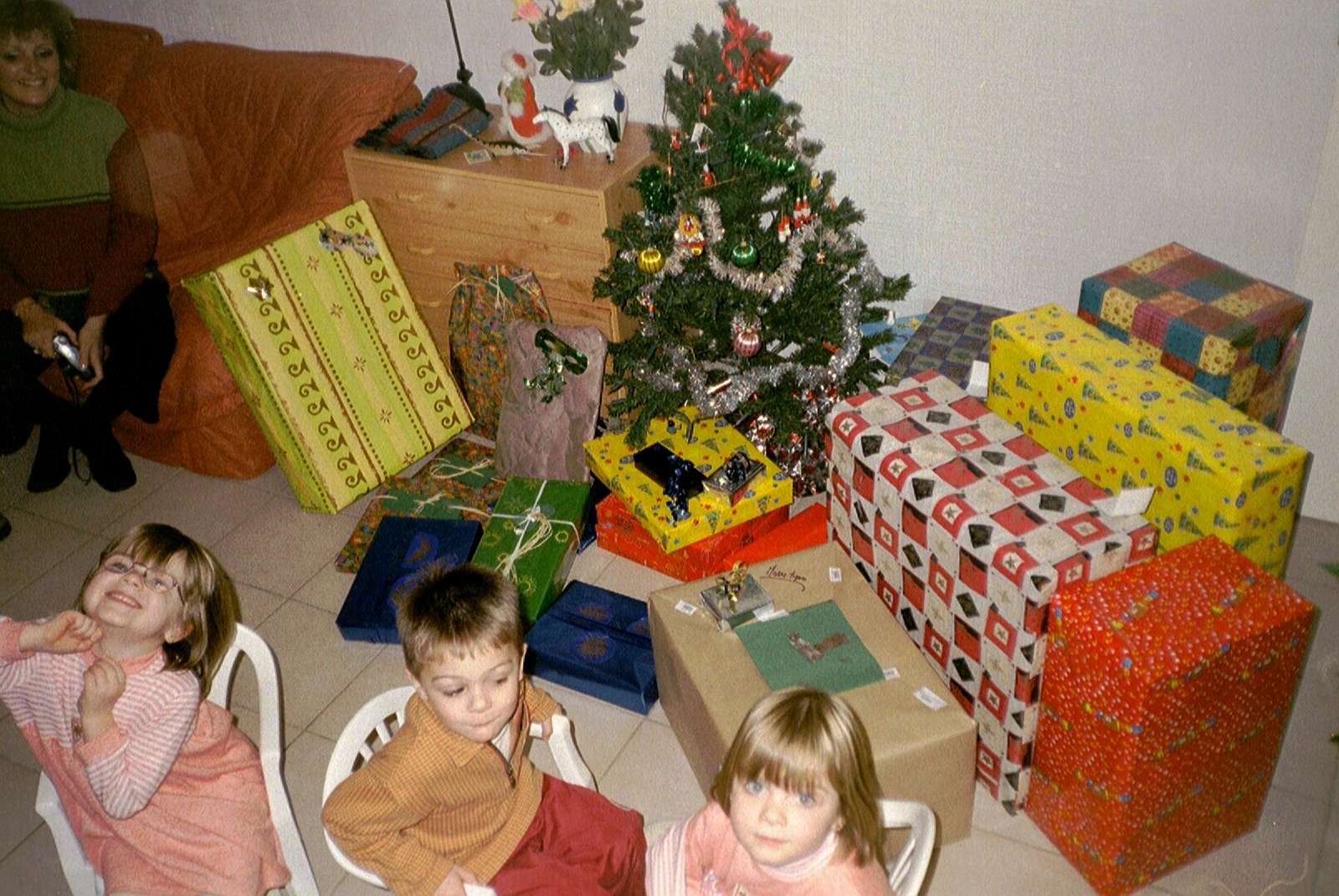 Árbol de Navidad en casa de Sylvie rompecabezas en línea