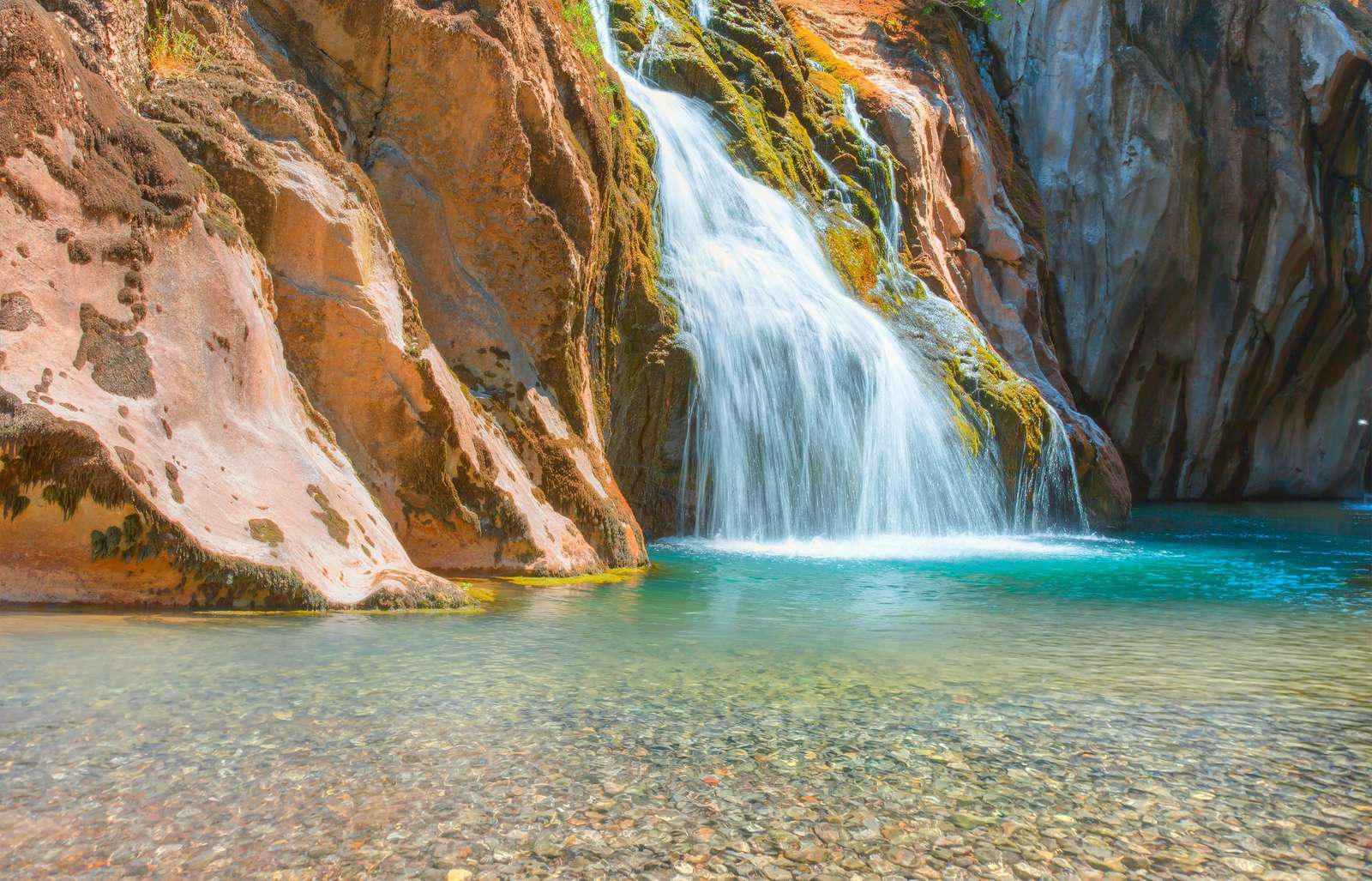 La cascada más hermosa de Turquía rompecabezas en línea