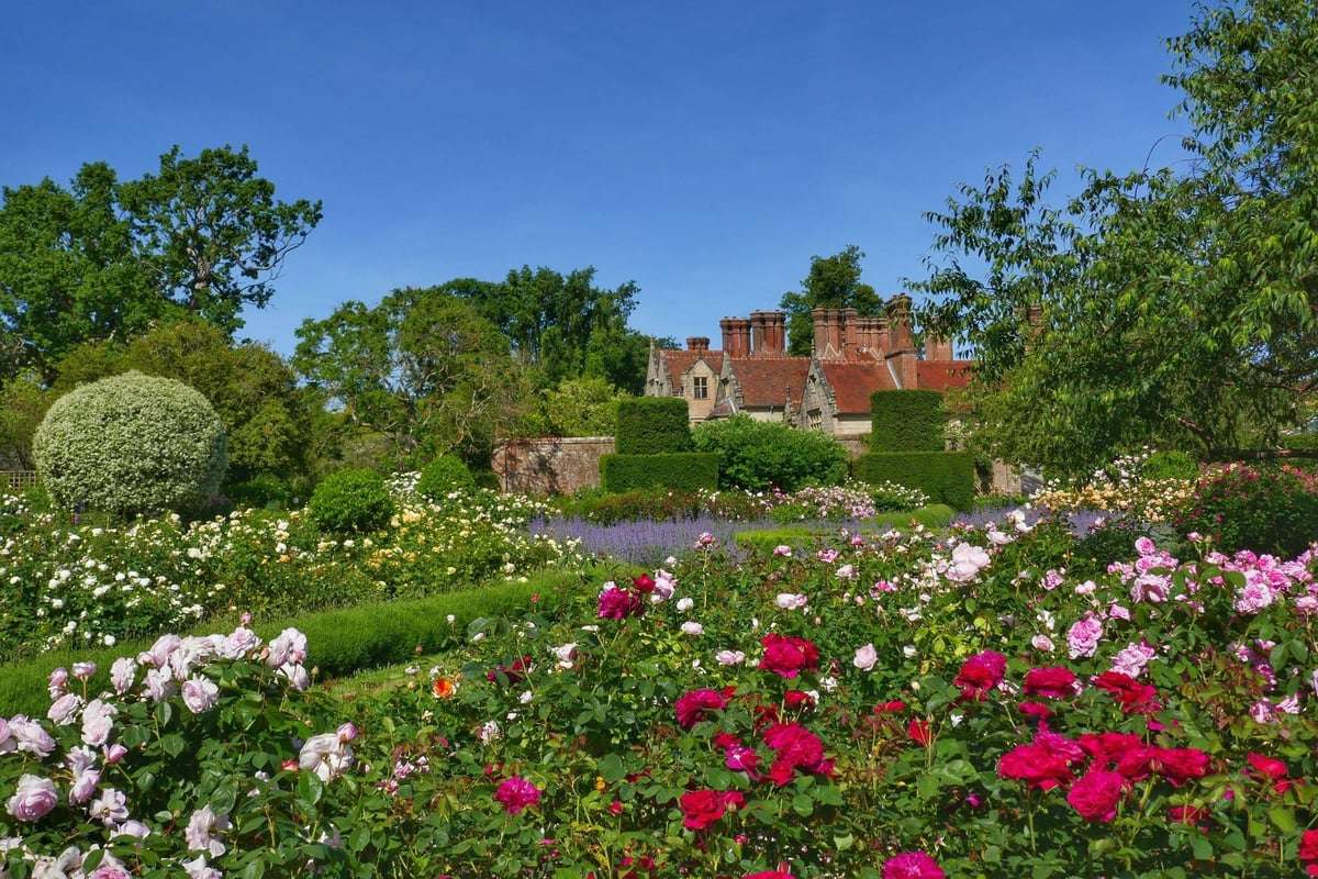 Borde Hills Rose Garden Pussel online