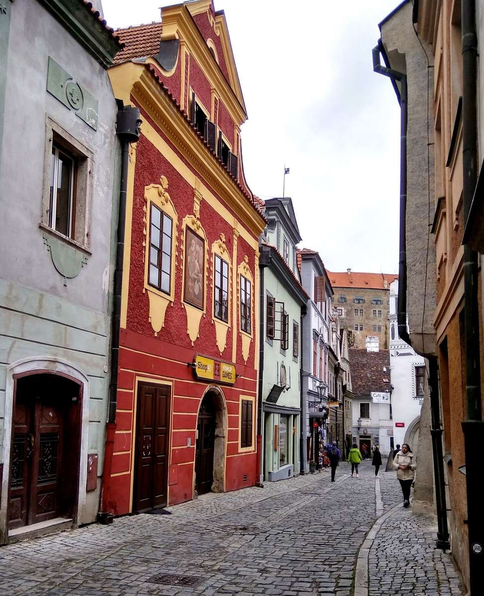 Smal gata i Krumlov pussel på nätet