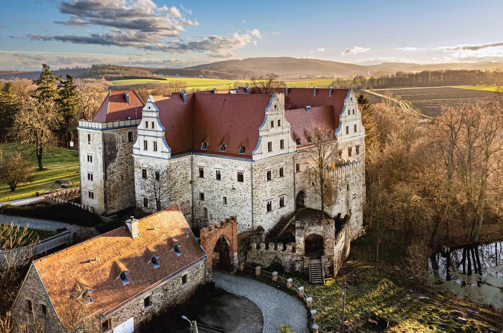 Gola Dzierżoniowska kastélya online puzzle