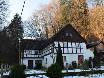House in Lower Silesia Pilchowice online puzzle