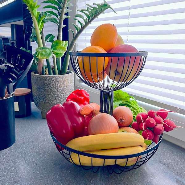 Un cestino a due piani con frutta puzzle online