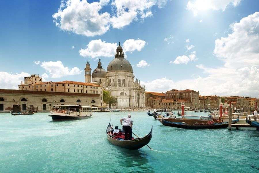 Gondola viaggio intorno a Venezia puzzle online