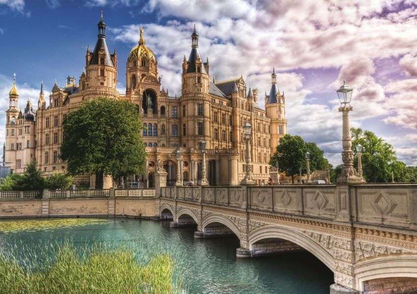 Palast in Schwerin Online-Puzzle