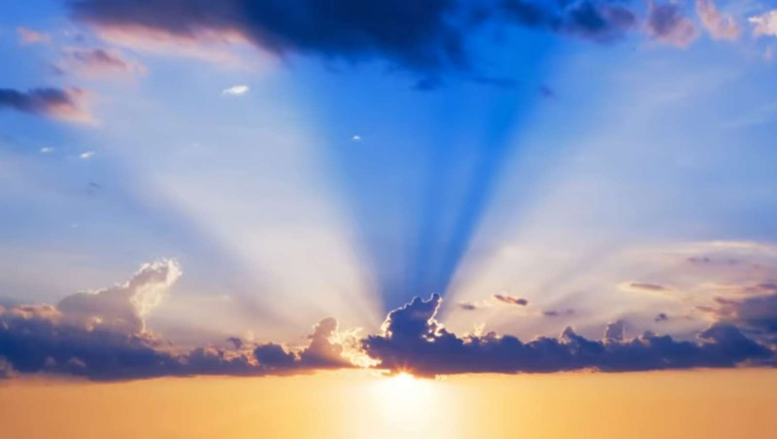 Himmel bei Sonnenaufgang Online-Puzzle