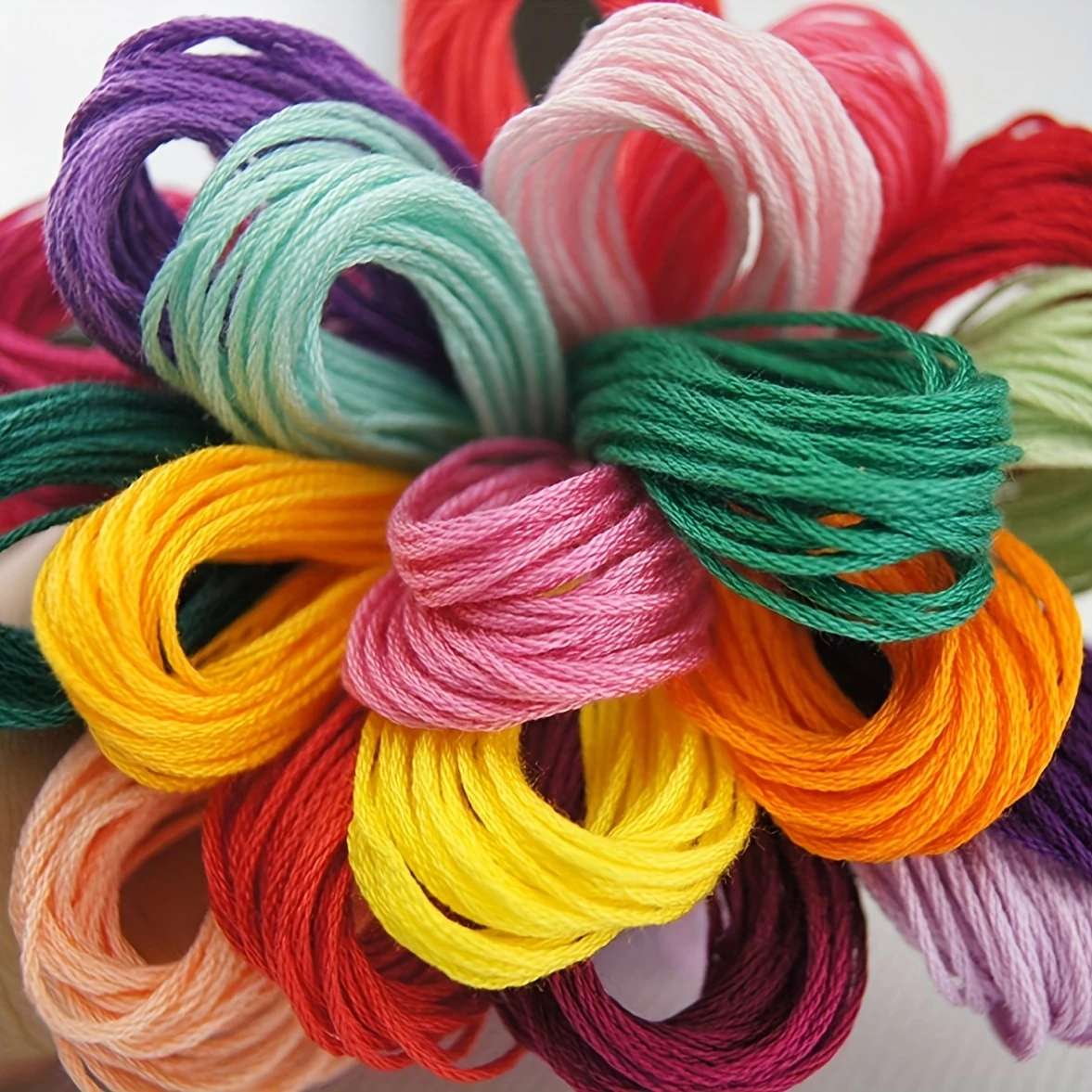 カラフルな針細工コード ジグソーパズルオンライン