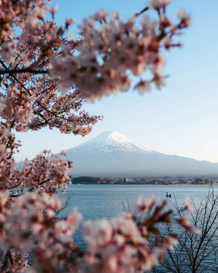 Mount Fuji Japán tavasszal online puzzle