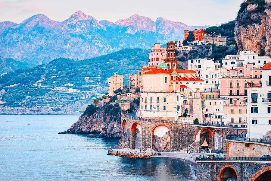 La città di Atrani sulla famosa costa di Amalfi puzzle online
