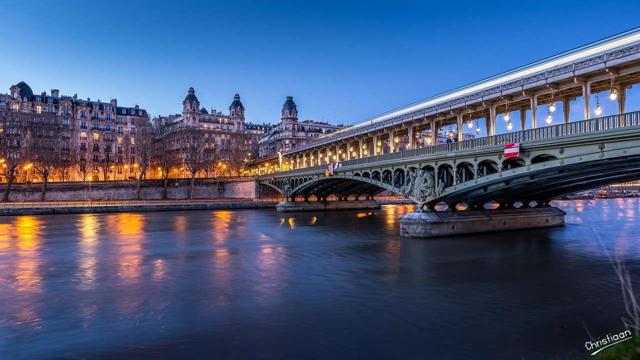 Bridge, river, metro. online puzzle