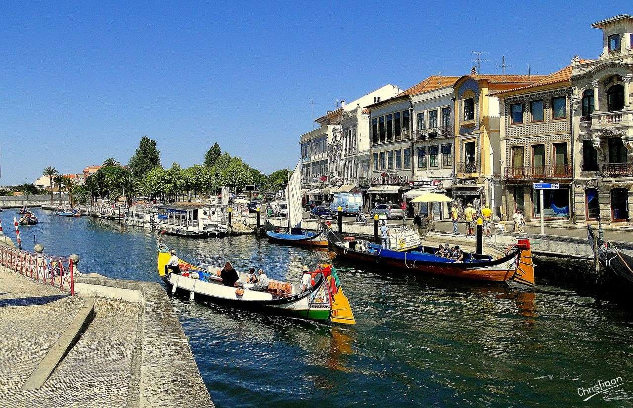Aveiro, river, boats online puzzle
