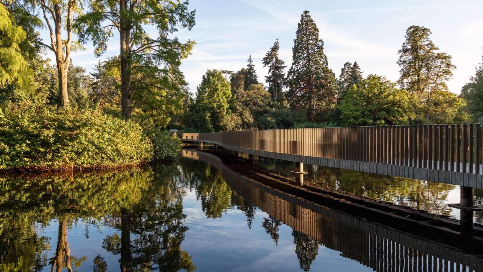 Kew Gardens Bridge London puzzle online