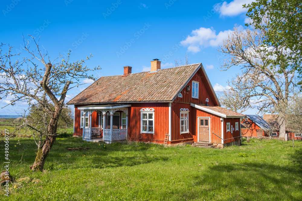 Wiejski Czerwony Dom Wiosną puzzle online