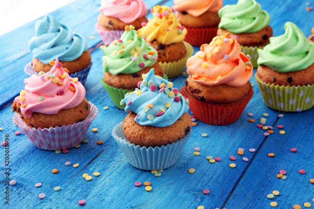 Cupcakes colorés puzzle en ligne