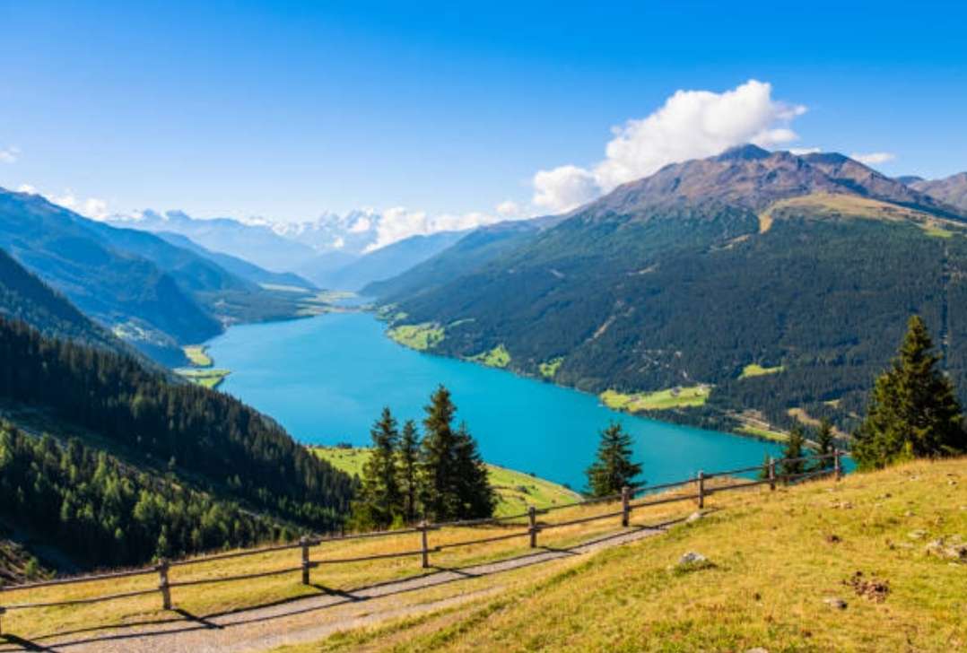 Lake Resia - South Tyrol, Itálie skládačky online