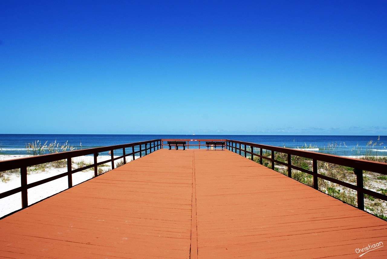 Pier, plaża, powietrze. puzzle online