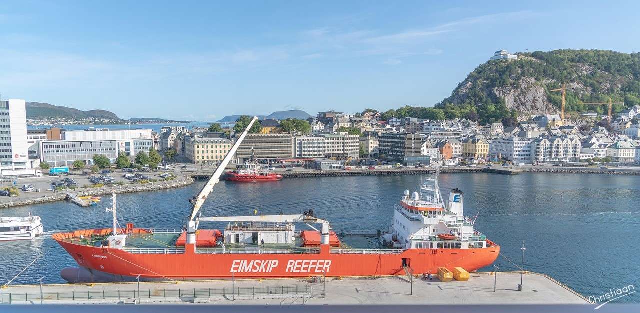 REEFER SHIP, statek towarowy, Alesund. puzzle online