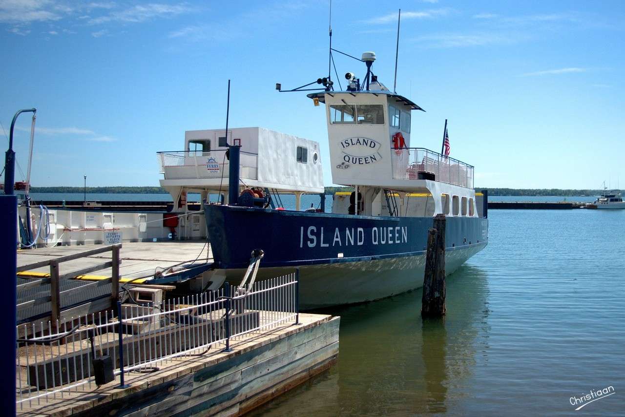 Prom Apostle Island puzzle online